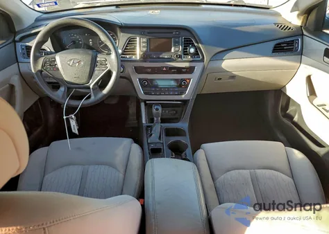 2016 Hyundai Sonata Hybrid z USA, uszkodzony, nr VIN KMHE24L16GA022046